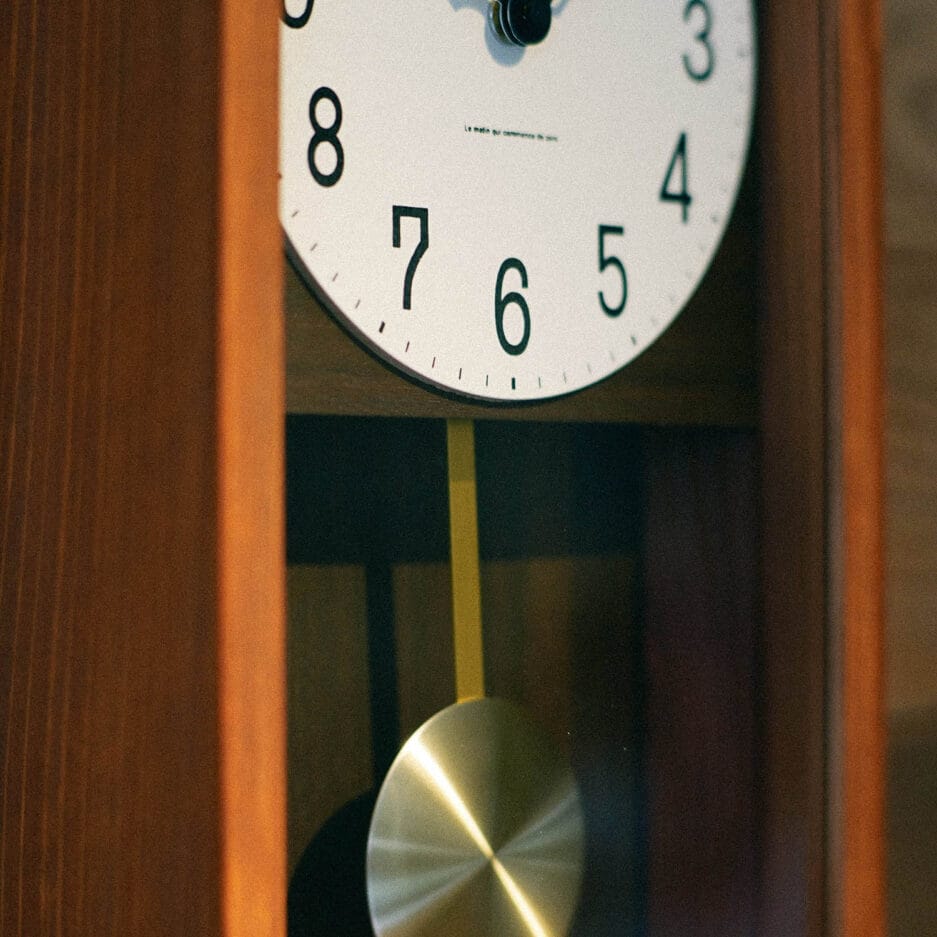 Chambre Hinoki Pendulum Wall Clock